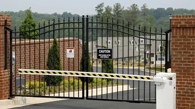 Police Hunt Armed Intruder Following Estate Heist